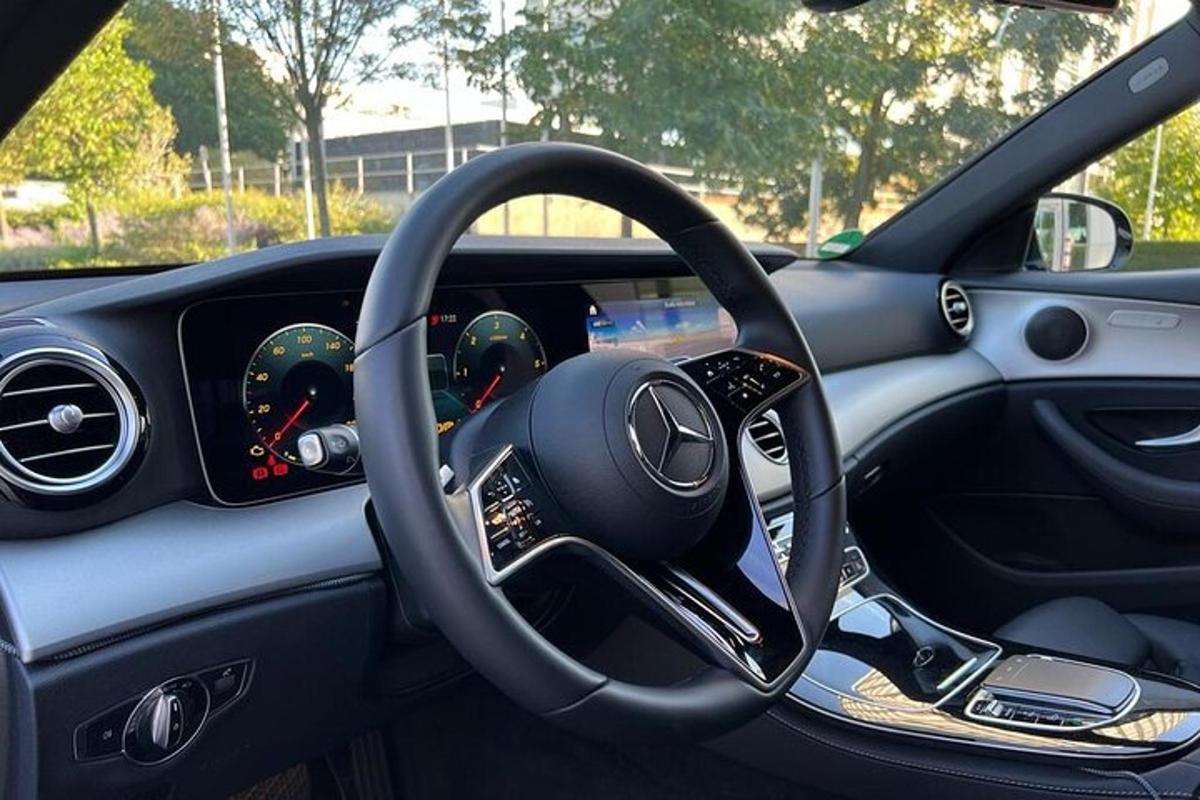 detail volantu vozu Mercedes Benz