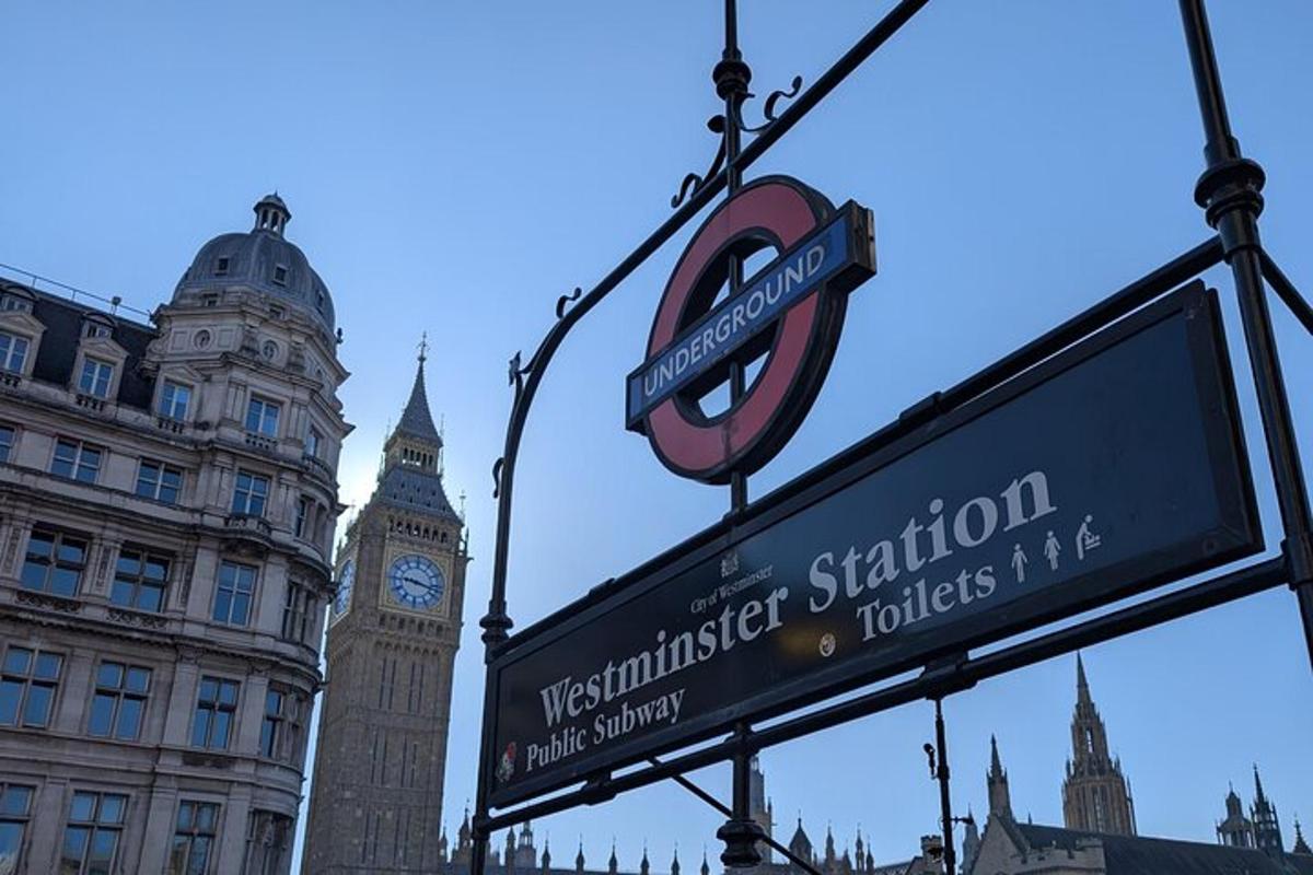 tanda jalan dengan menara jam Big Ben