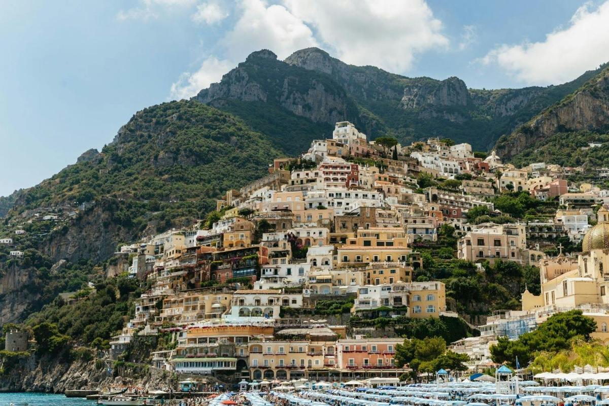 Výhled na Positano na pobřeží Amalfi
