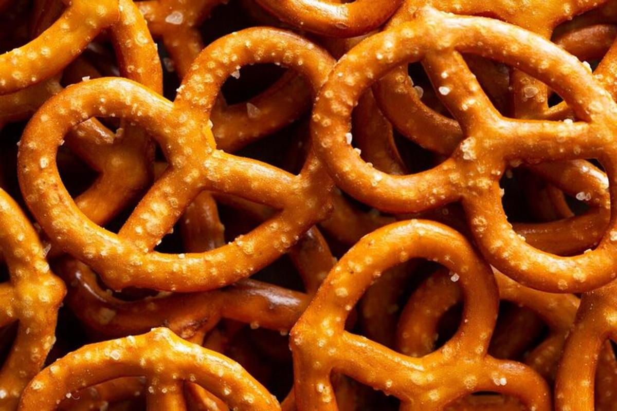 hromada preclíků ležících na sobě