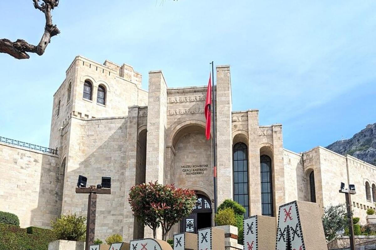 uma igreja com uma bandeira na frente