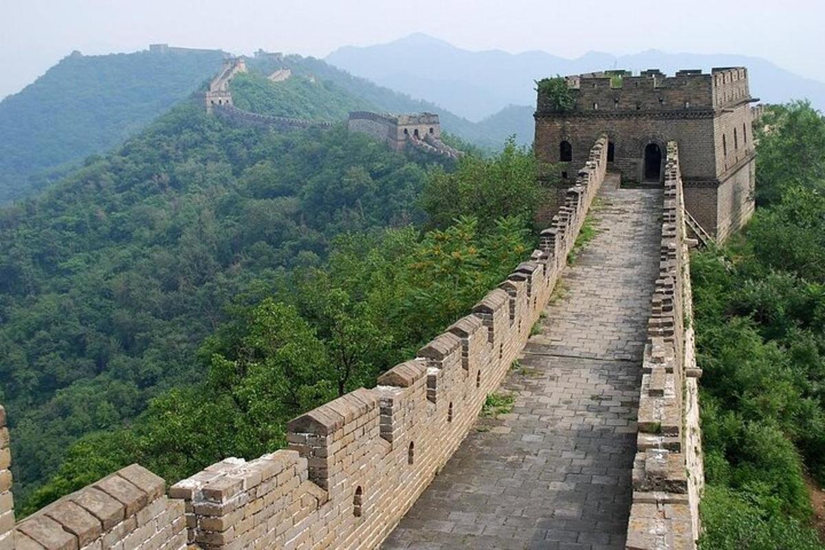 pemandangan tembok besar china