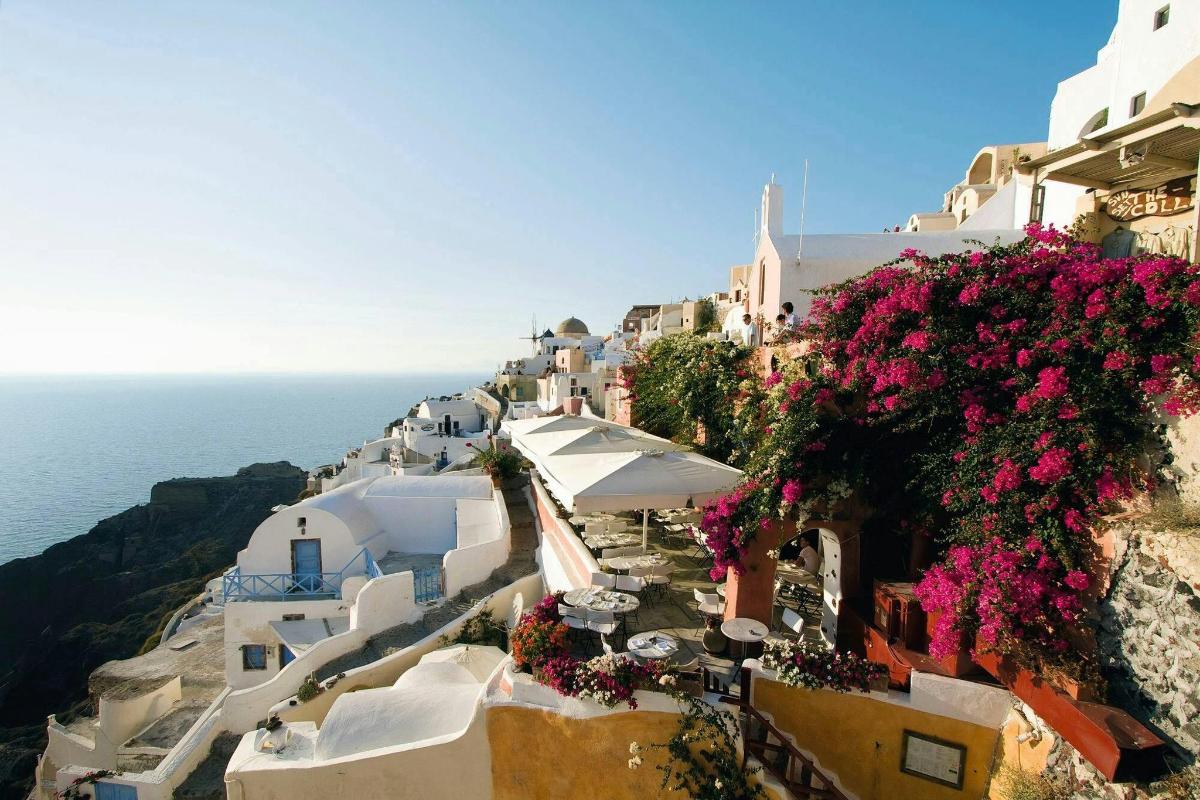 Vaade Amalfi rannikule lilledega