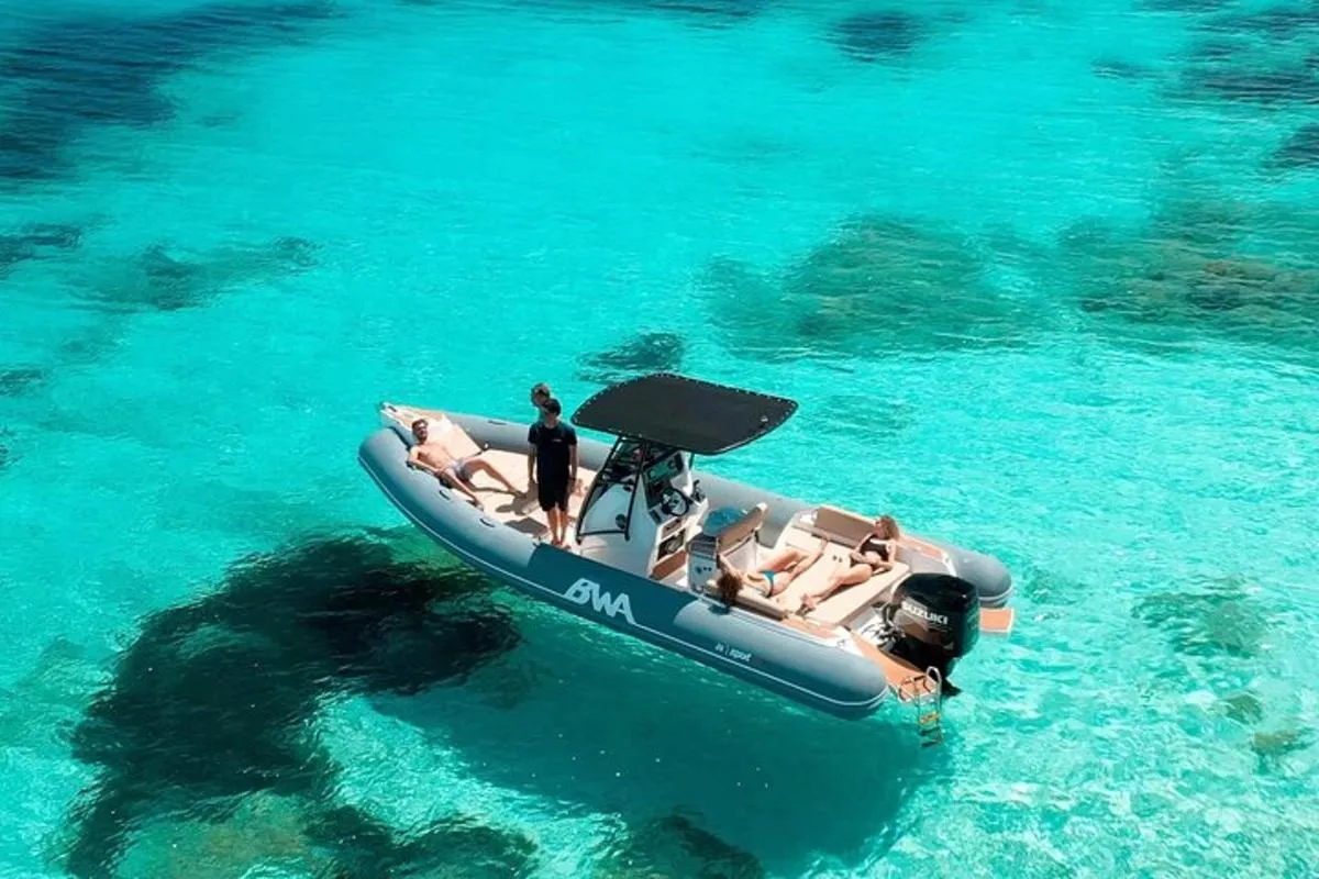 Hajókirándulás Villasimiusban: útvonal Punta Molentisbe