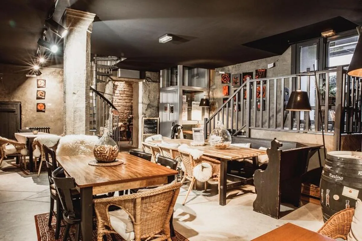Visite de cave Immersive, dégustation et repas planchette – photo 7