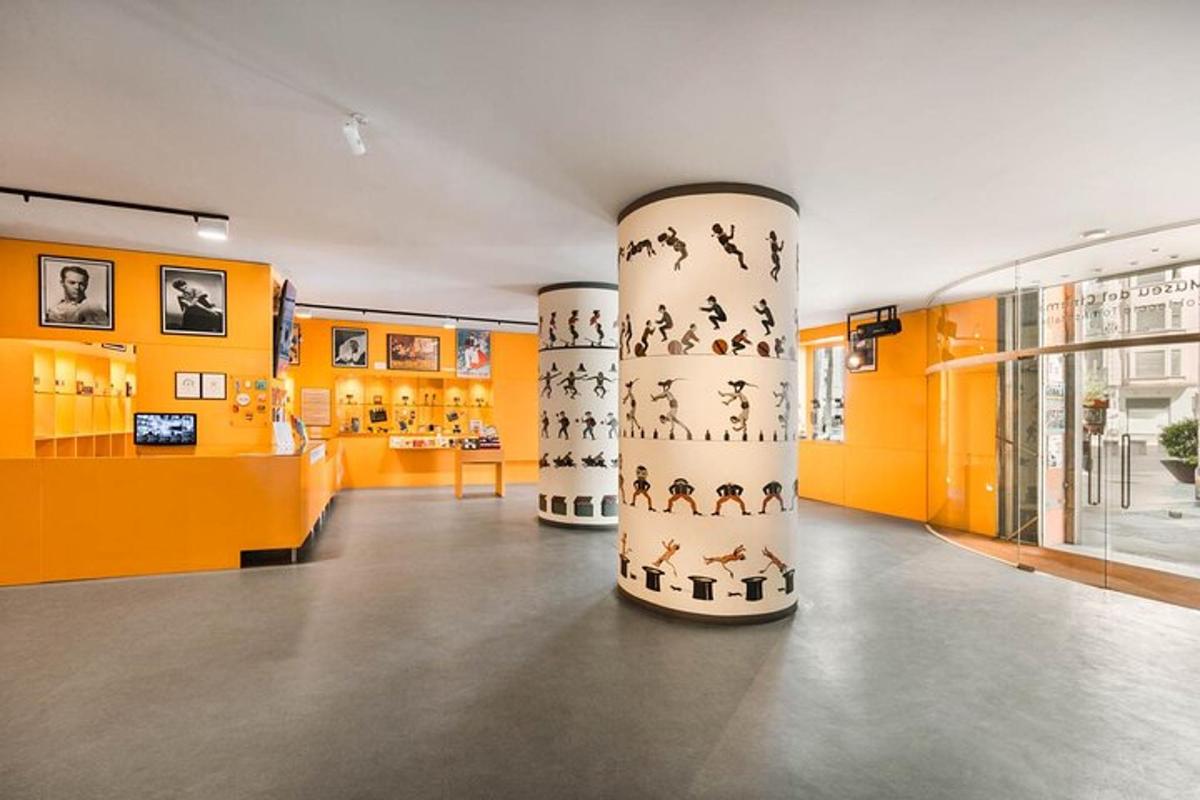 a room with two columns with animals on them