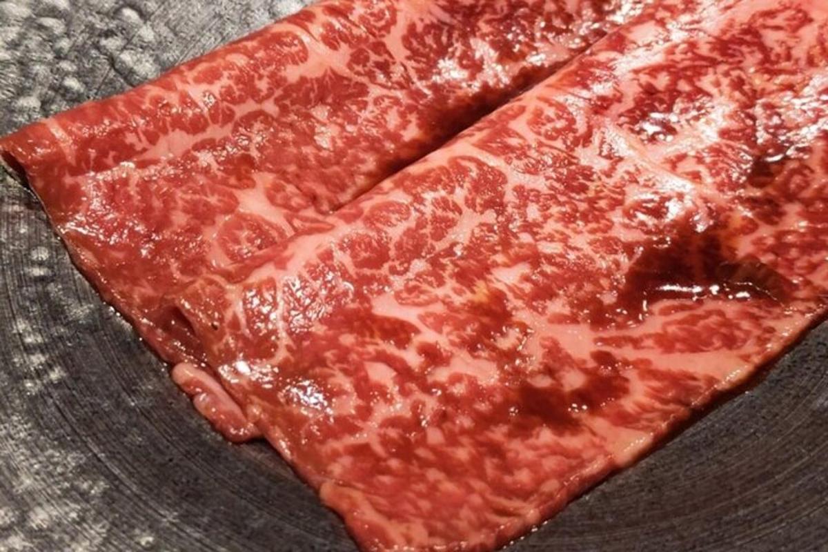 posnetek hrane na krožniku od blizu