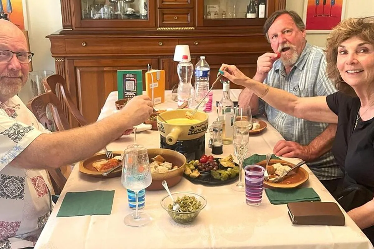 Dîner traditionnel suisse: Fondue au fromage, entrées et dessert – photo 12