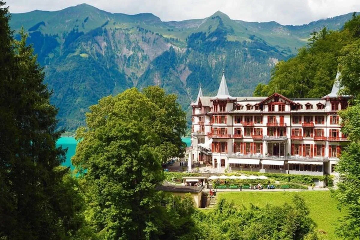 De Bâle: Visite privée d'Interlaken, croisière sur le lac, chutes de Giessbach – photo 3
