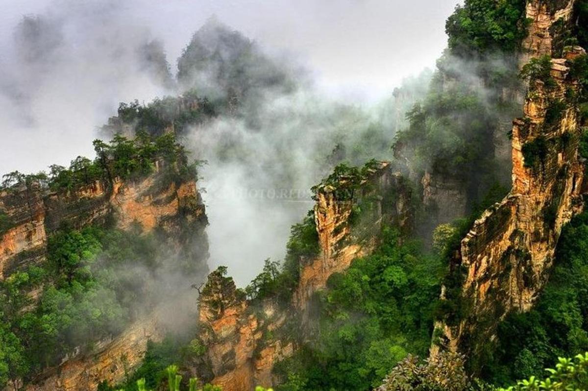 冒烟的山