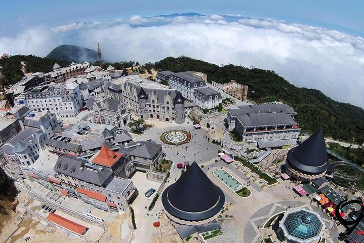 건물이 있는 도시의 공중 보기