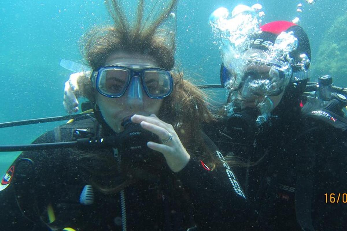 ženska v aivedivedivedivedivedivedivedivedivedivedivedive