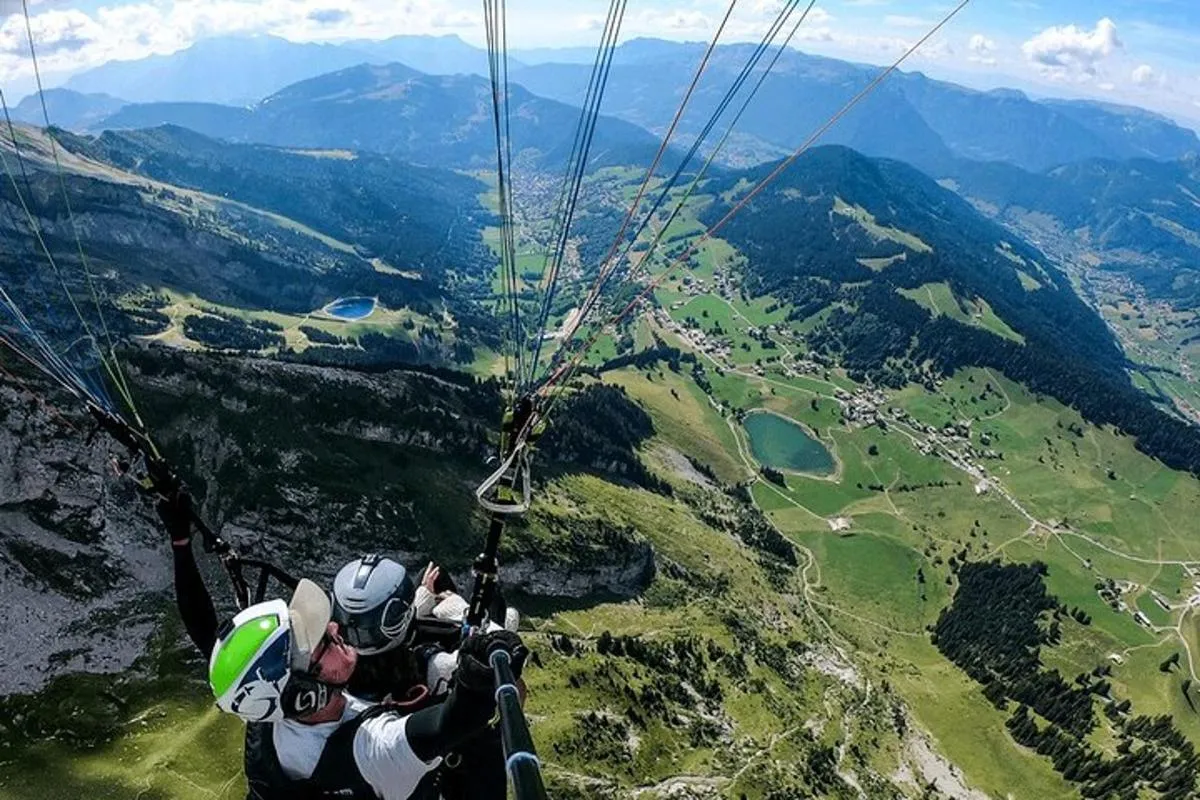 Baptême en parapente à La Clusaz : vol biplace d'1 h – photo 5