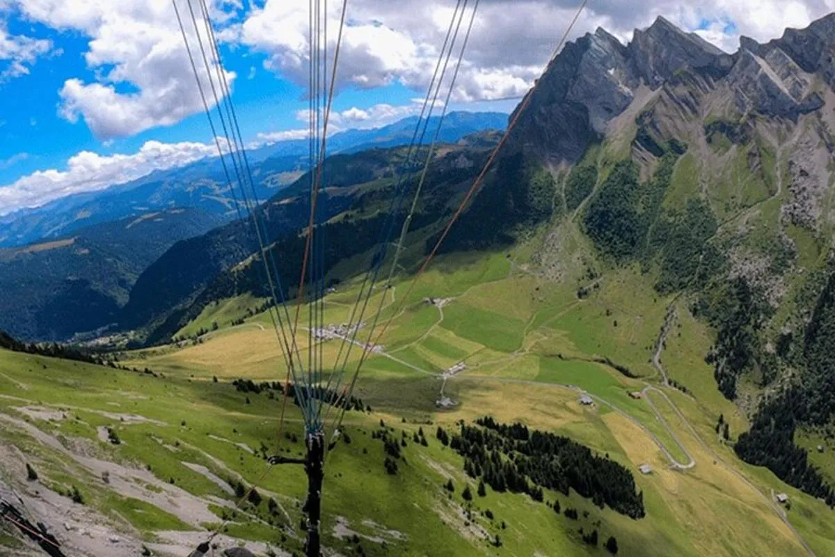 Baptême en parapente à La Clusaz : vol biplace d'1 h – photo 7