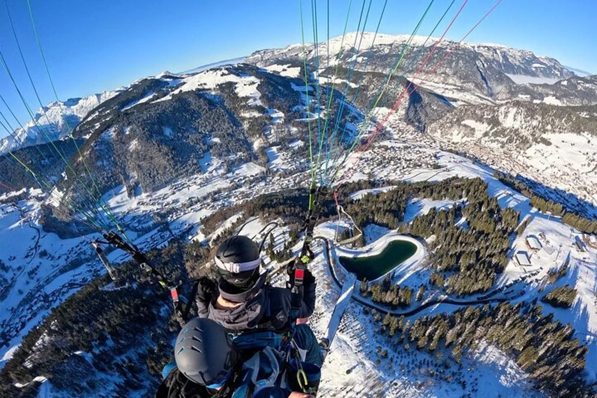 Baptême en parapente à La Clusaz : vol biplace d'1 h – photo 9