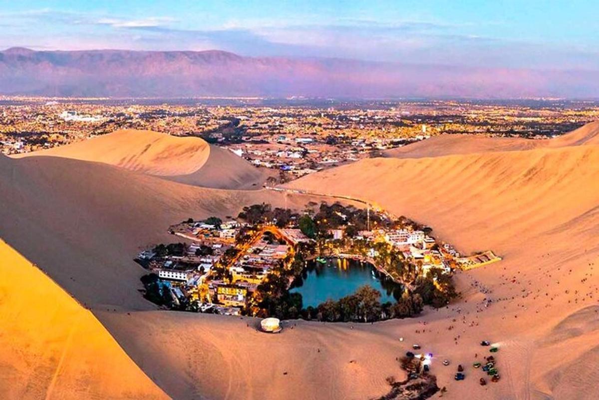 un piccolo villaggio in mezzo al deserto