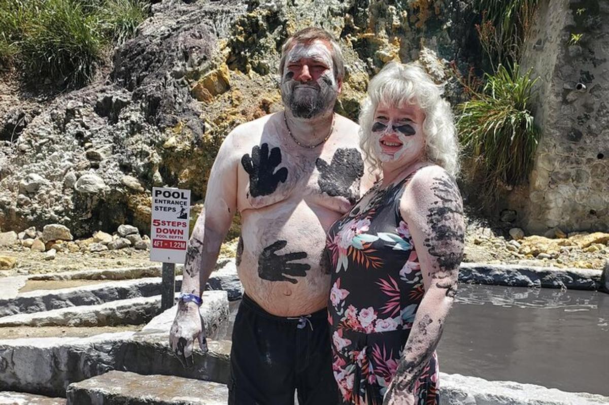 身上有纹身的男人和女人