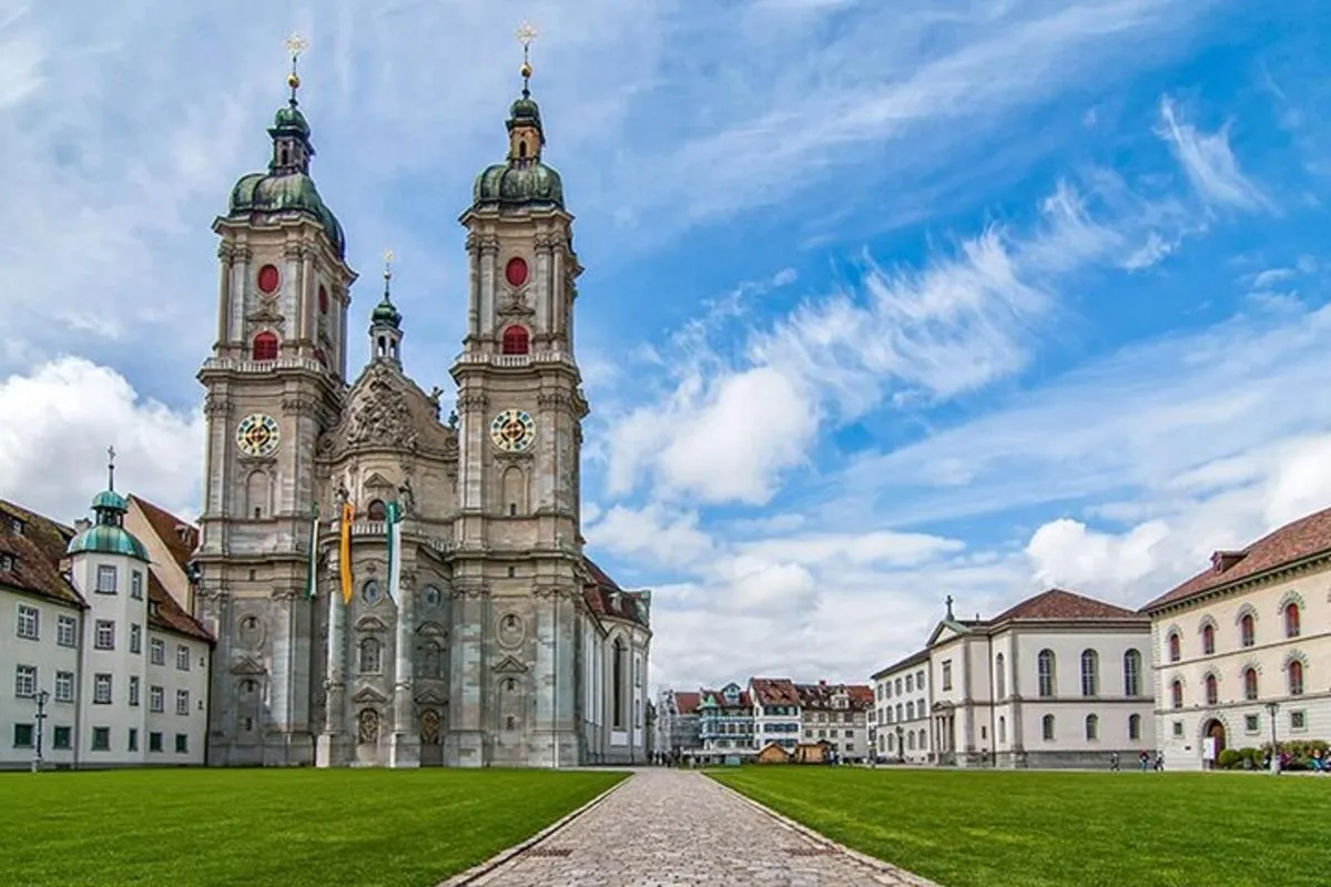 De Bâle : Mont Säntis, vieille ville de Saint-Gall & Bibliothèque UNESCO – photo 8