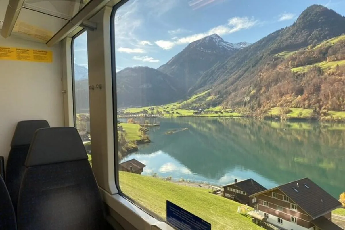 De Bâle : Train panoramique alpin, Berne Vieille ville UNESCO, Chocolats – photo 2