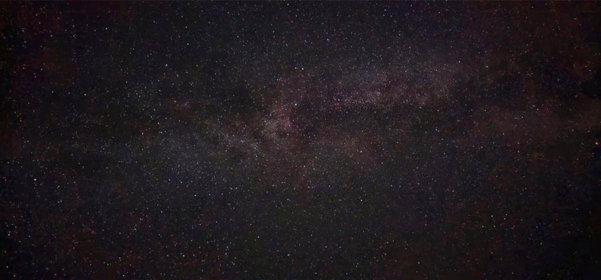 繁星点点的夜晚，银河