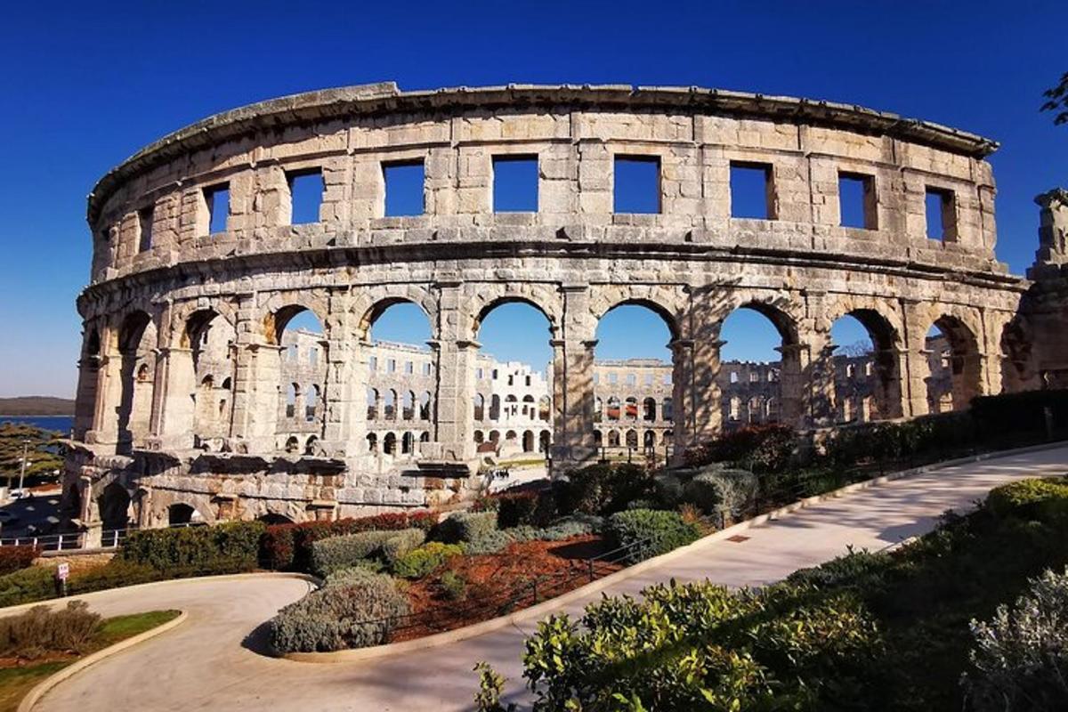 a large building with a lot of windows