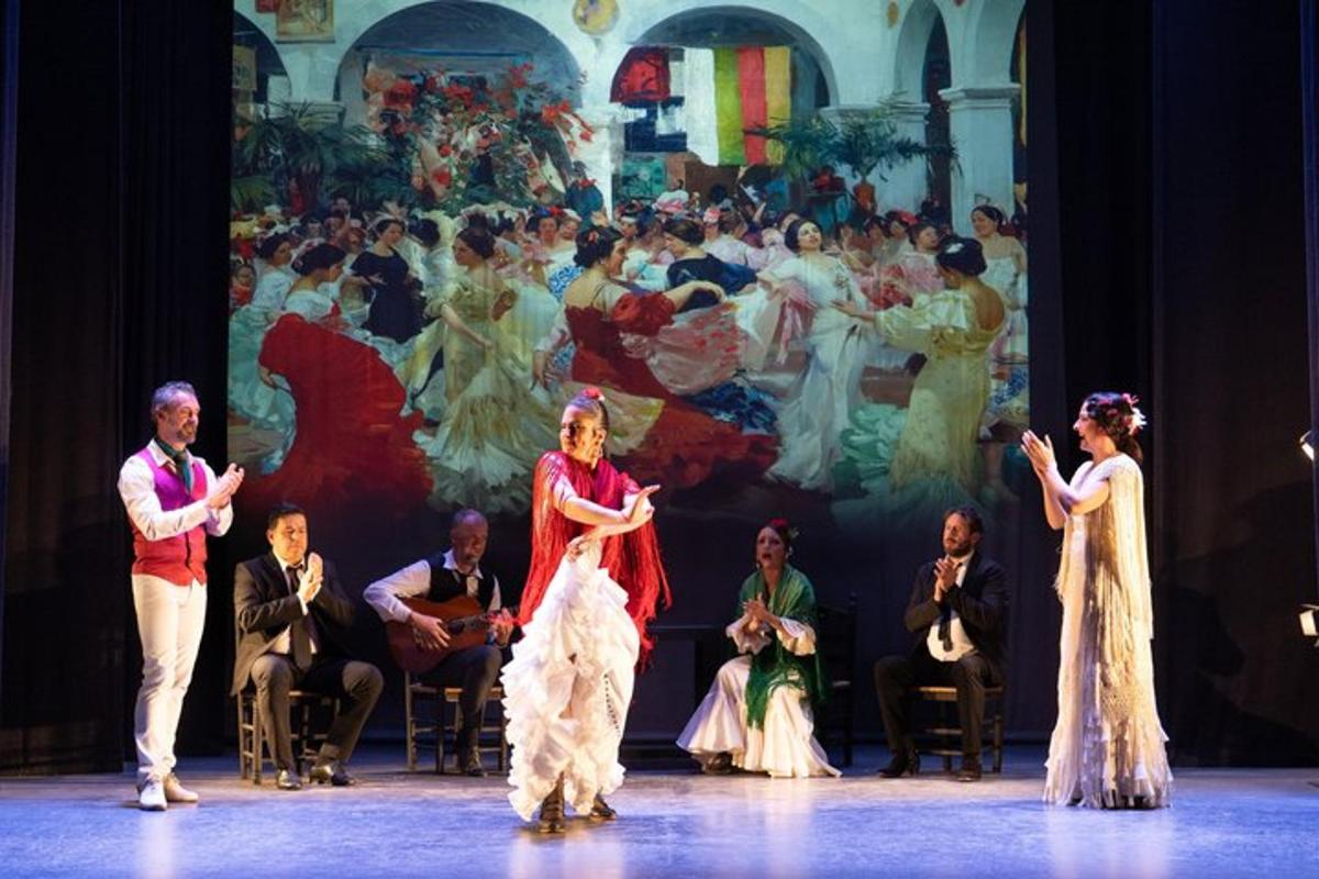 un grupo de personas en un escenario durante una actuación