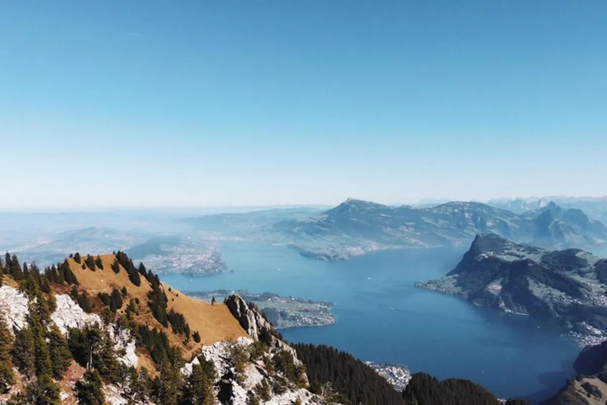 Visite d'une journée en petit groupe du Mont Pilatus Golden au départ de Bâle – photo 2