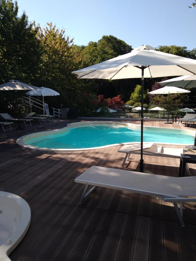 Piscina di Country house "L'isola che non c'è" o nelle vicinanze