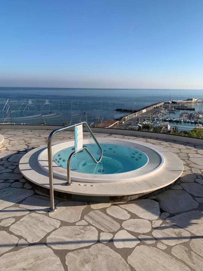 Piscina di Hotel Gran Paradiso o nelle vicinanze