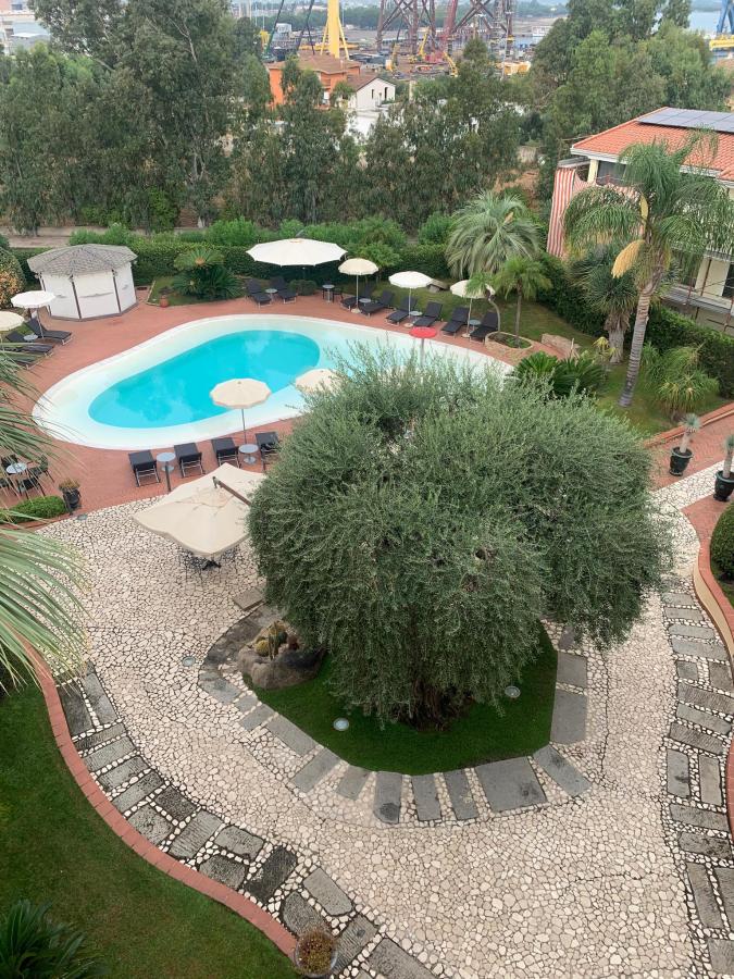 Piscina di Hotel Arbatasar o nelle vicinanze