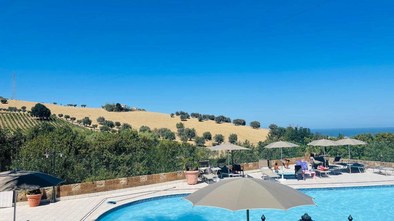 Piscina di Country House Il Cascinale o nelle vicinanze