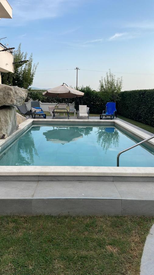Piscina di Villa Miriade B&b o nelle vicinanze