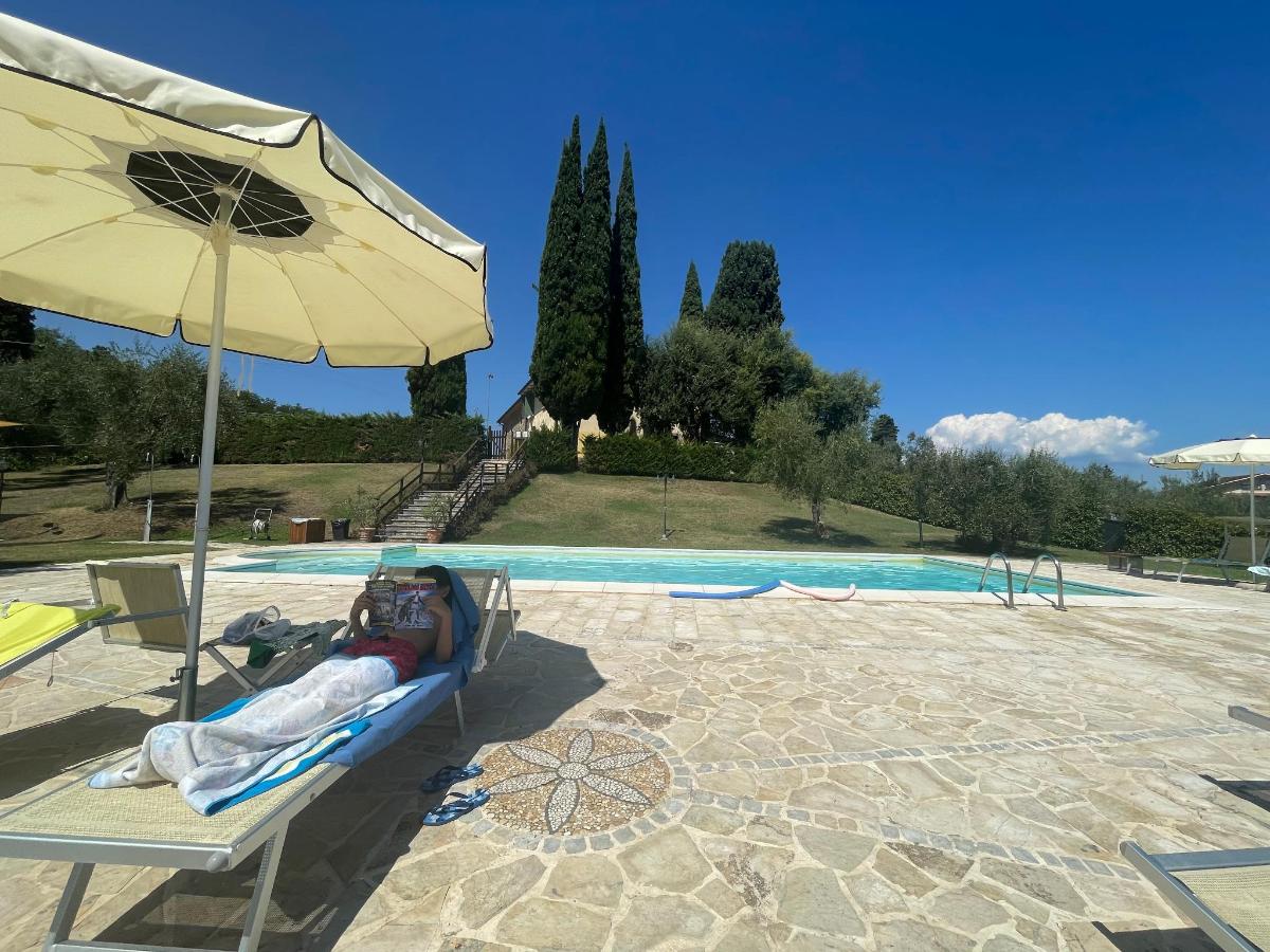 Piscina di Poggio Desto Bed & Breakfast o nelle vicinanze