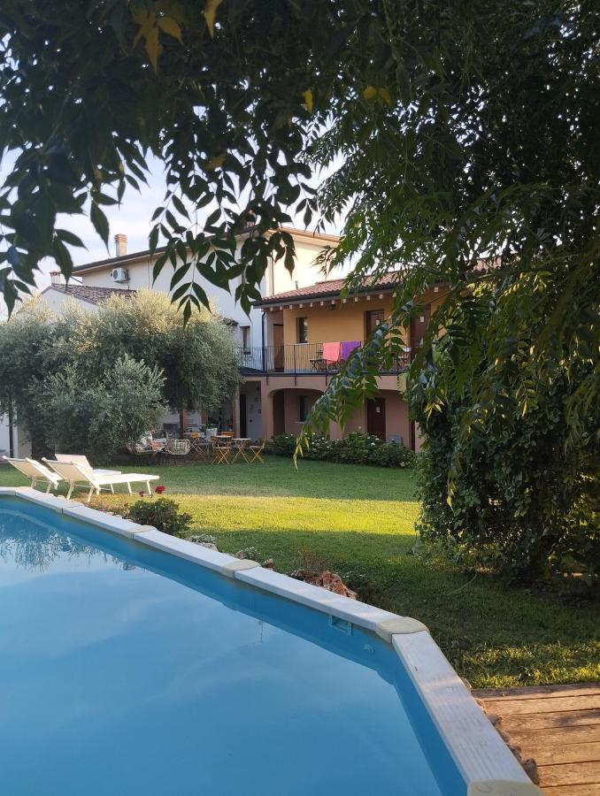 Piscina di Agriturismo Le Casette sul Garda o nelle vicinanze