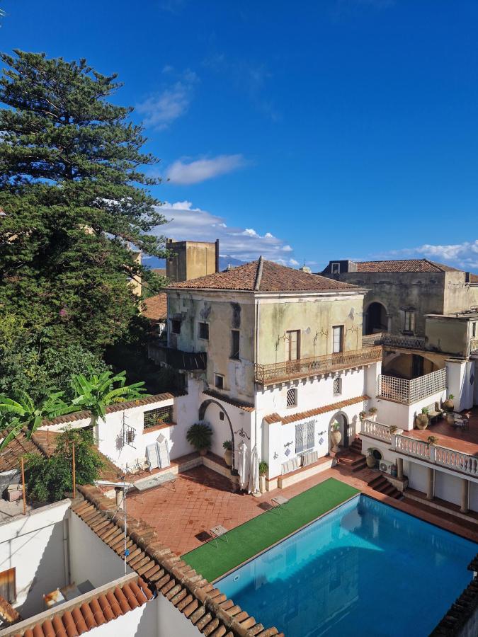Piscina di Don Camillo Suites o nelle vicinanze