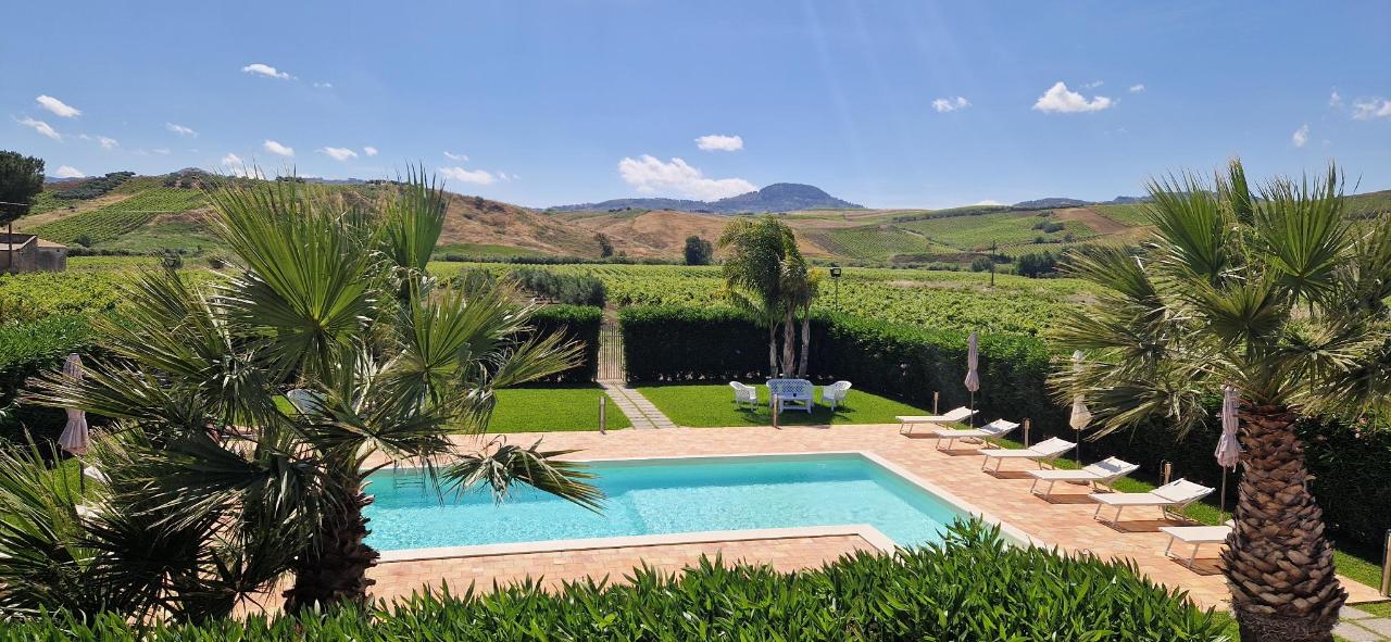 Piscina di Alle Vigne Affittacamere o nelle vicinanze