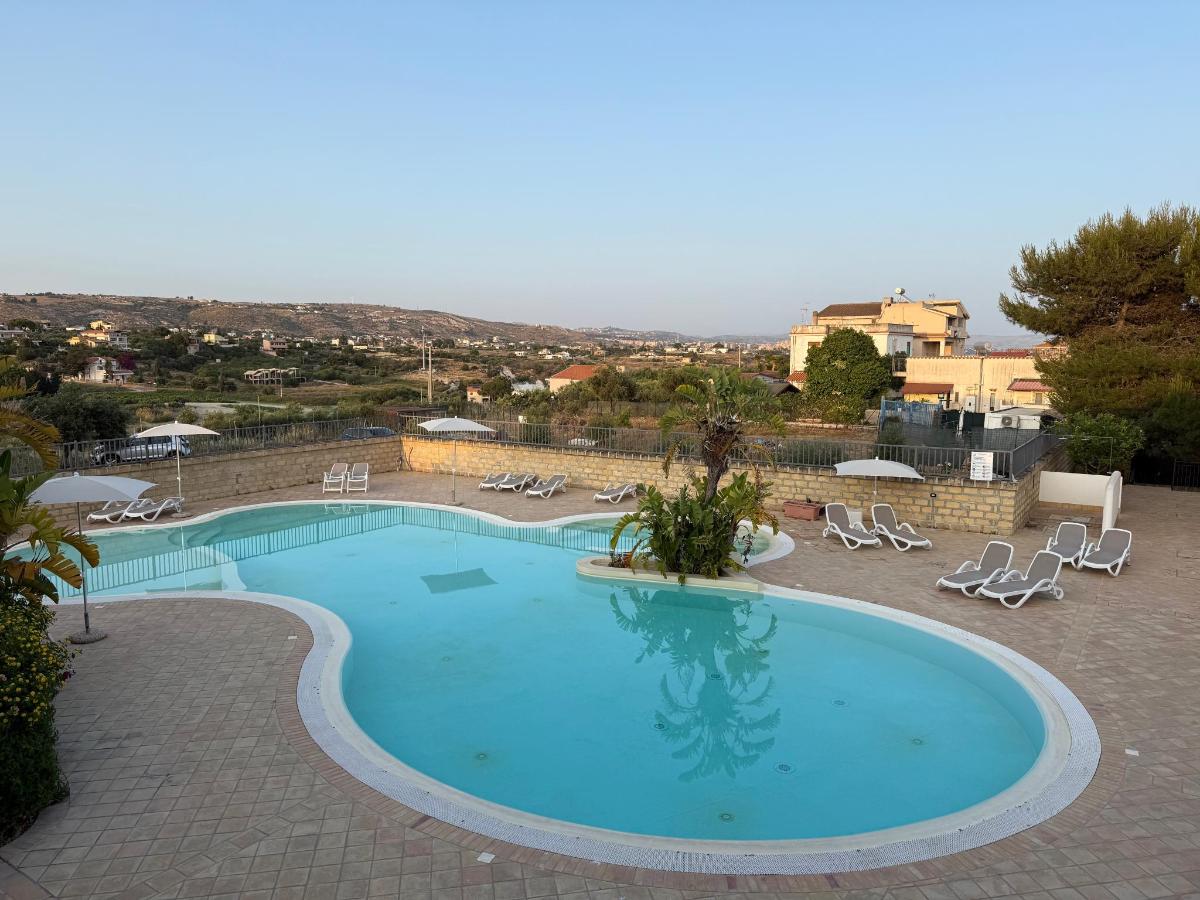 Piscina di Scala Dei Turchi Resort o nelle vicinanze