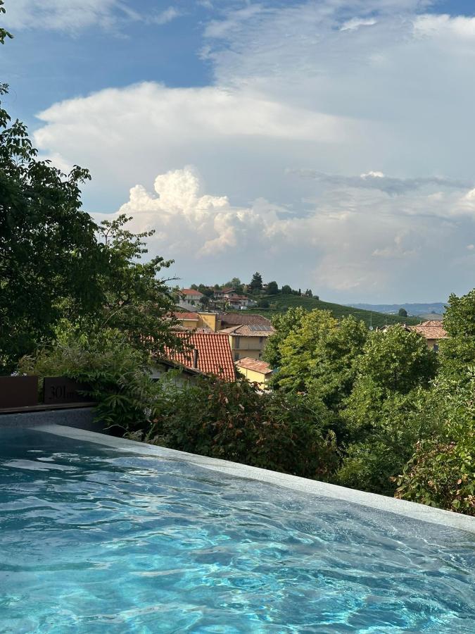 Piscina di Villa Carla Suites in Barolo o nelle vicinanze