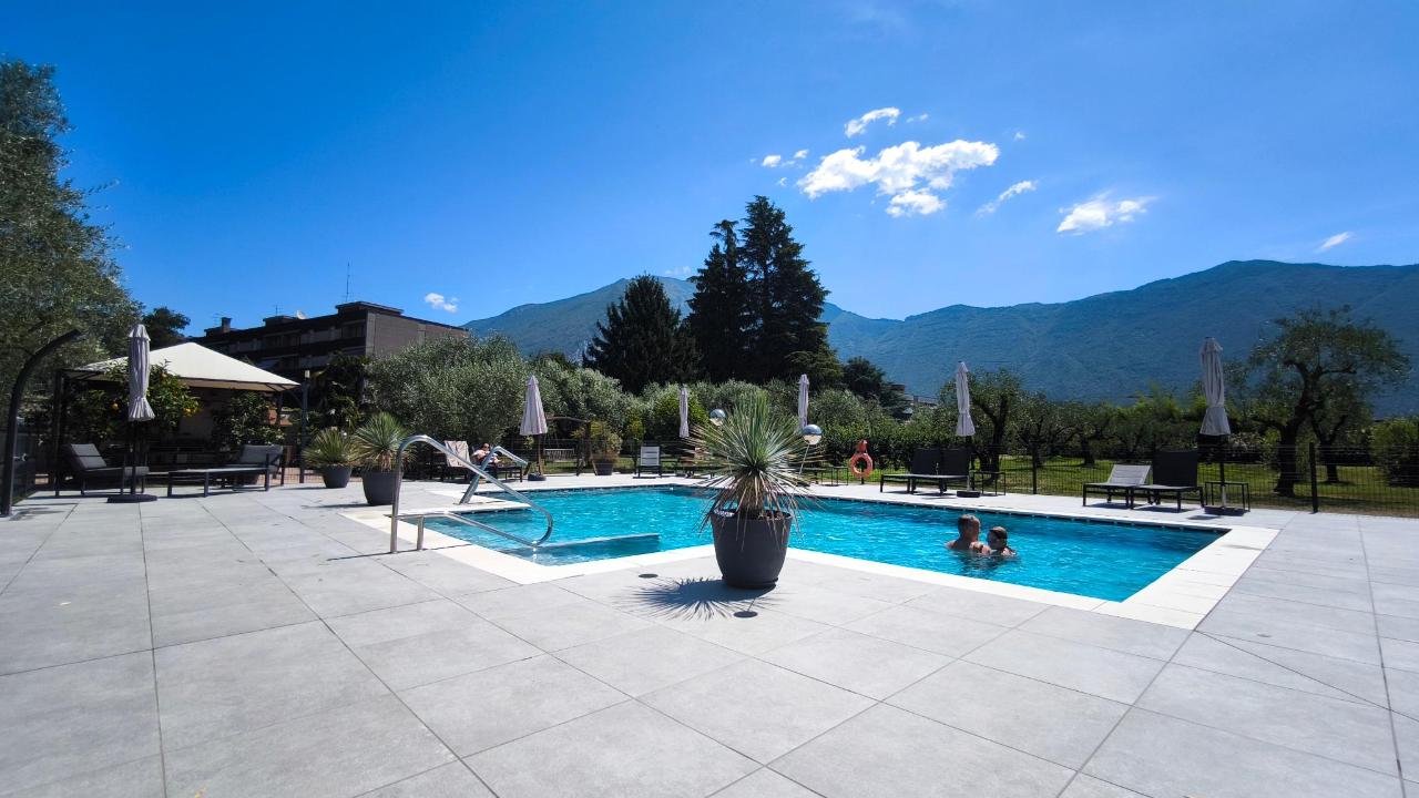 Piscina di Arcovacanze o nelle vicinanze