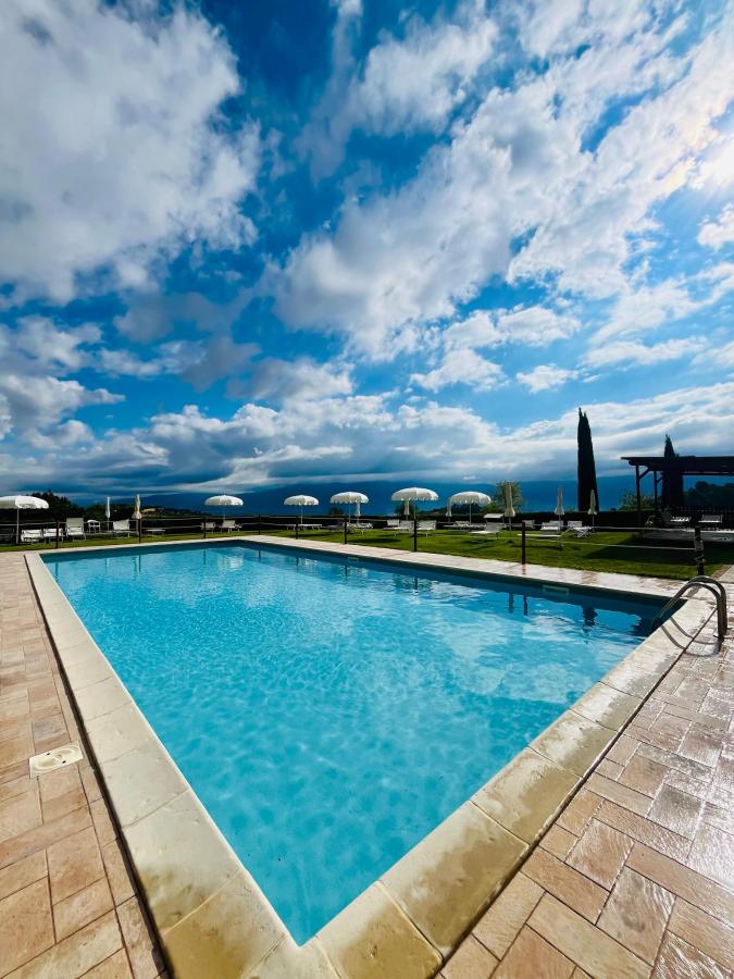 Piscina di Agriturismo Rivoli o nelle vicinanze