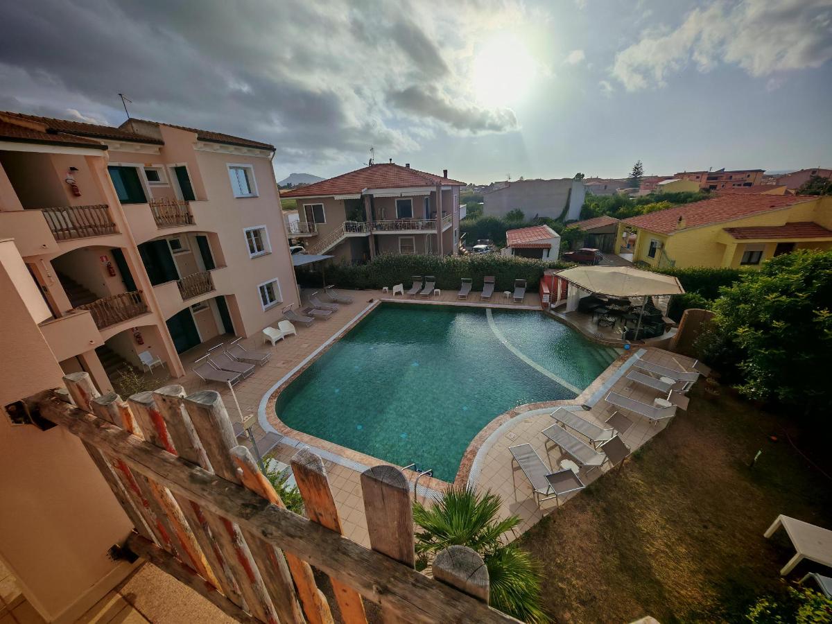 Piscina di Hotel Ariadimari o nelle vicinanze