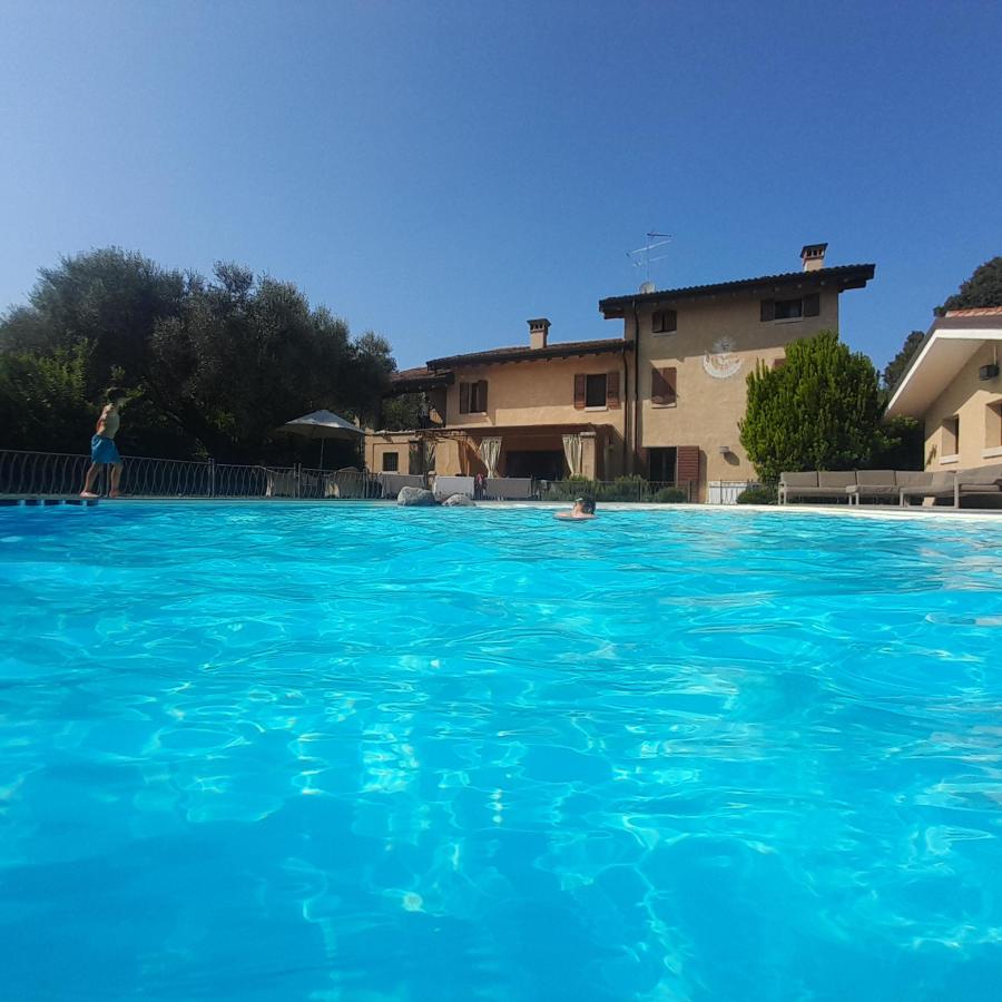 Piscina di Casale la Meridiana o nelle vicinanze