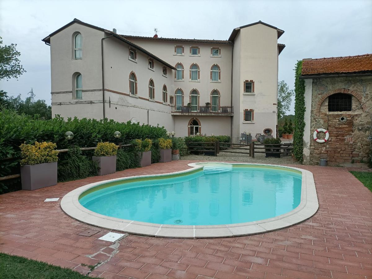 Piscina di LHP Certaldo Resort o nelle vicinanze