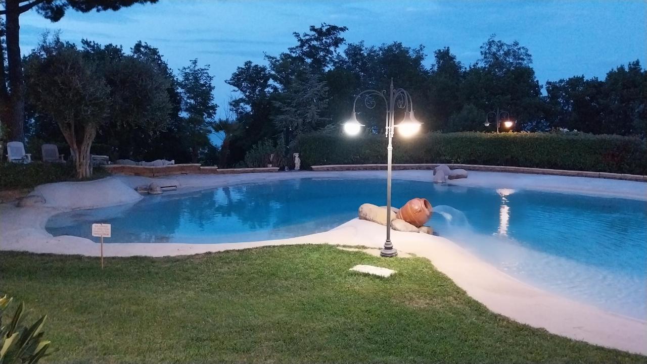 Piscina di Le camere di Villa Incanto o nelle vicinanze