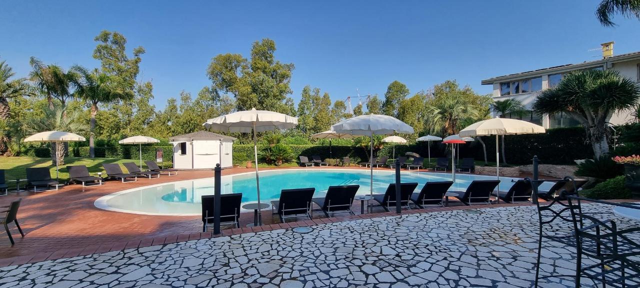 Piscina di Hotel Arbatasar o nelle vicinanze