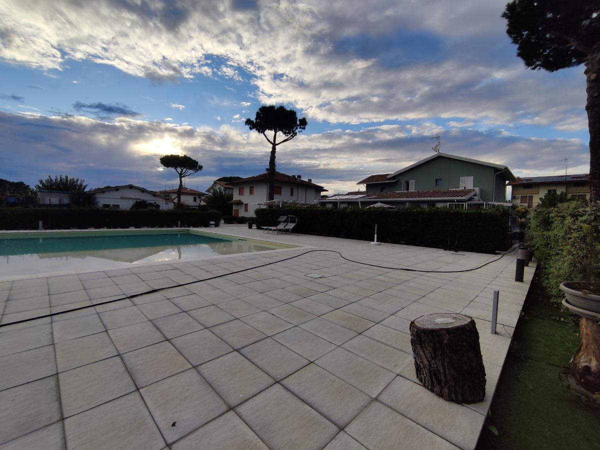 Piscina di Fiori di Cardo - Agrimare o nelle vicinanze