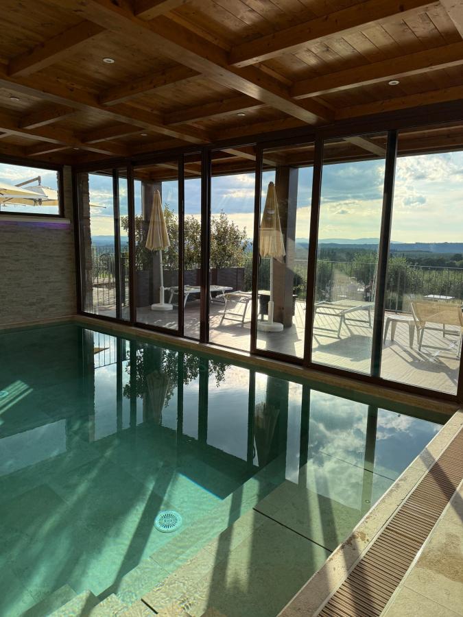 Piscina di Villa Di Sotto o nelle vicinanze