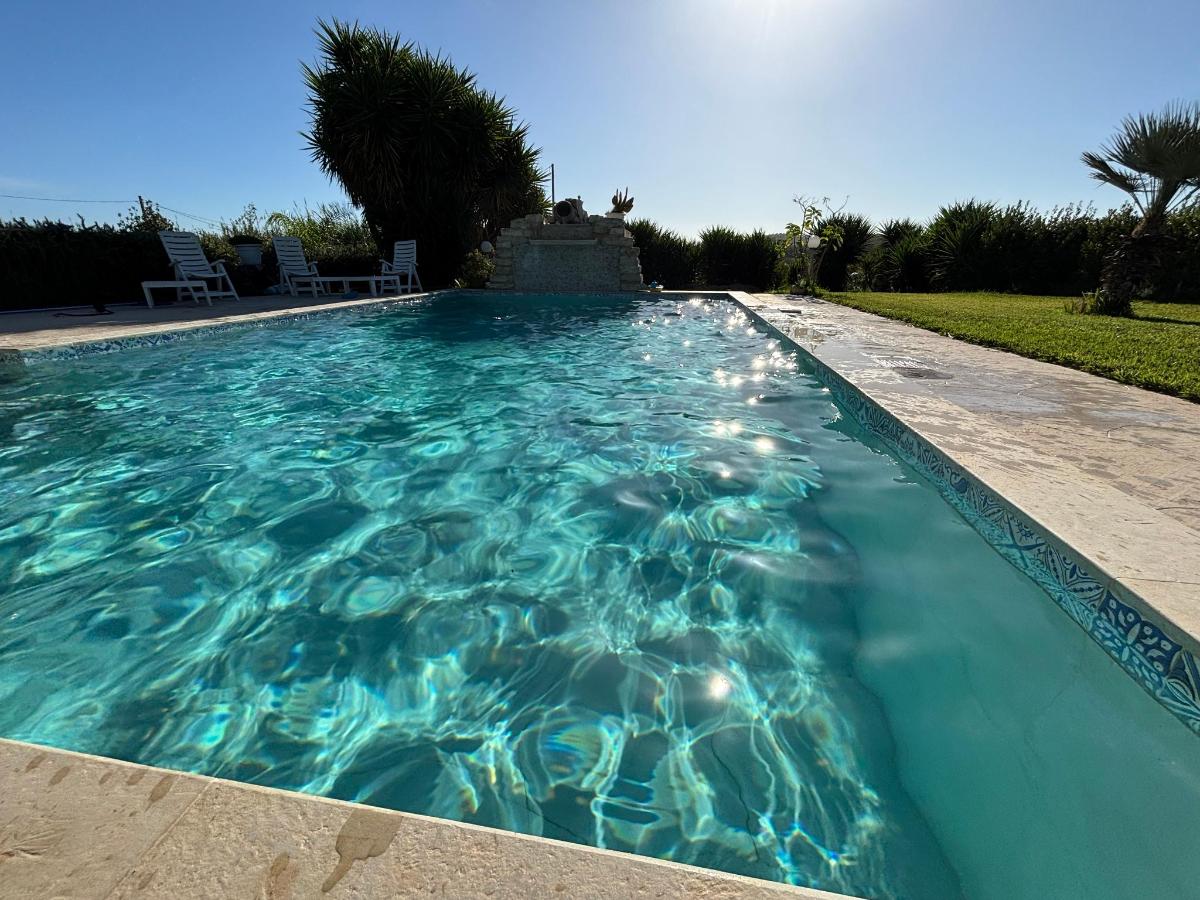Piscina di LE 2 eMMe o nelle vicinanze