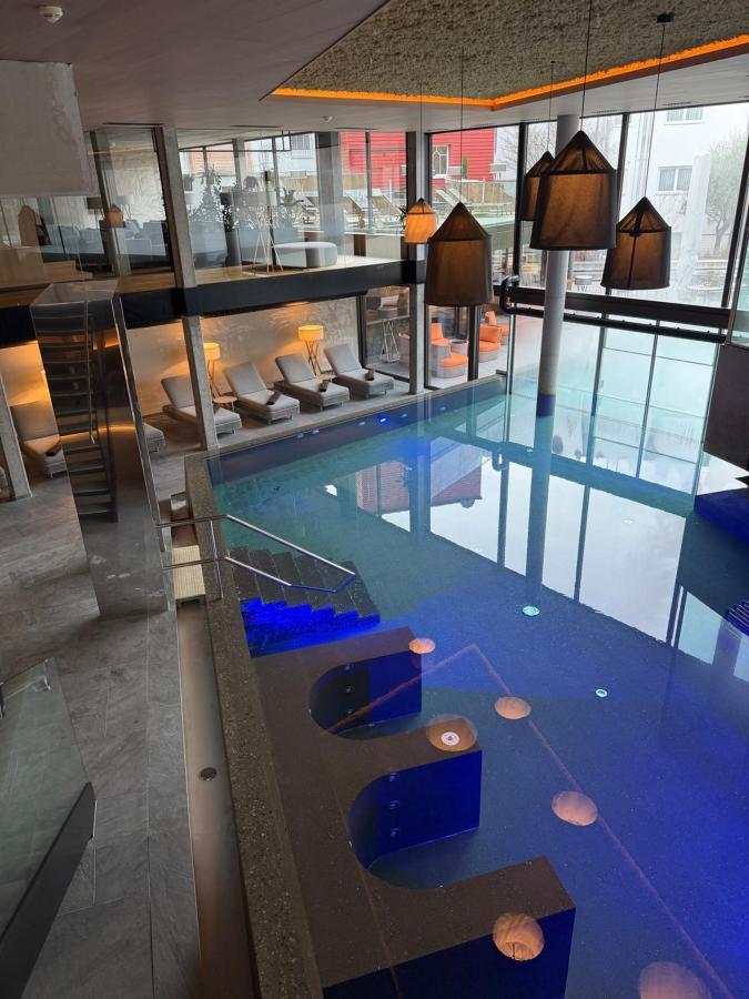 Piscina di Lindenhof Pure Luxury & Spa DolceVita Resort o nelle vicinanze