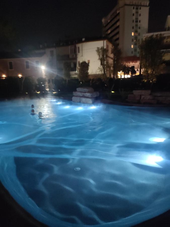 Piscina di Hotel Terme Milano o nelle vicinanze